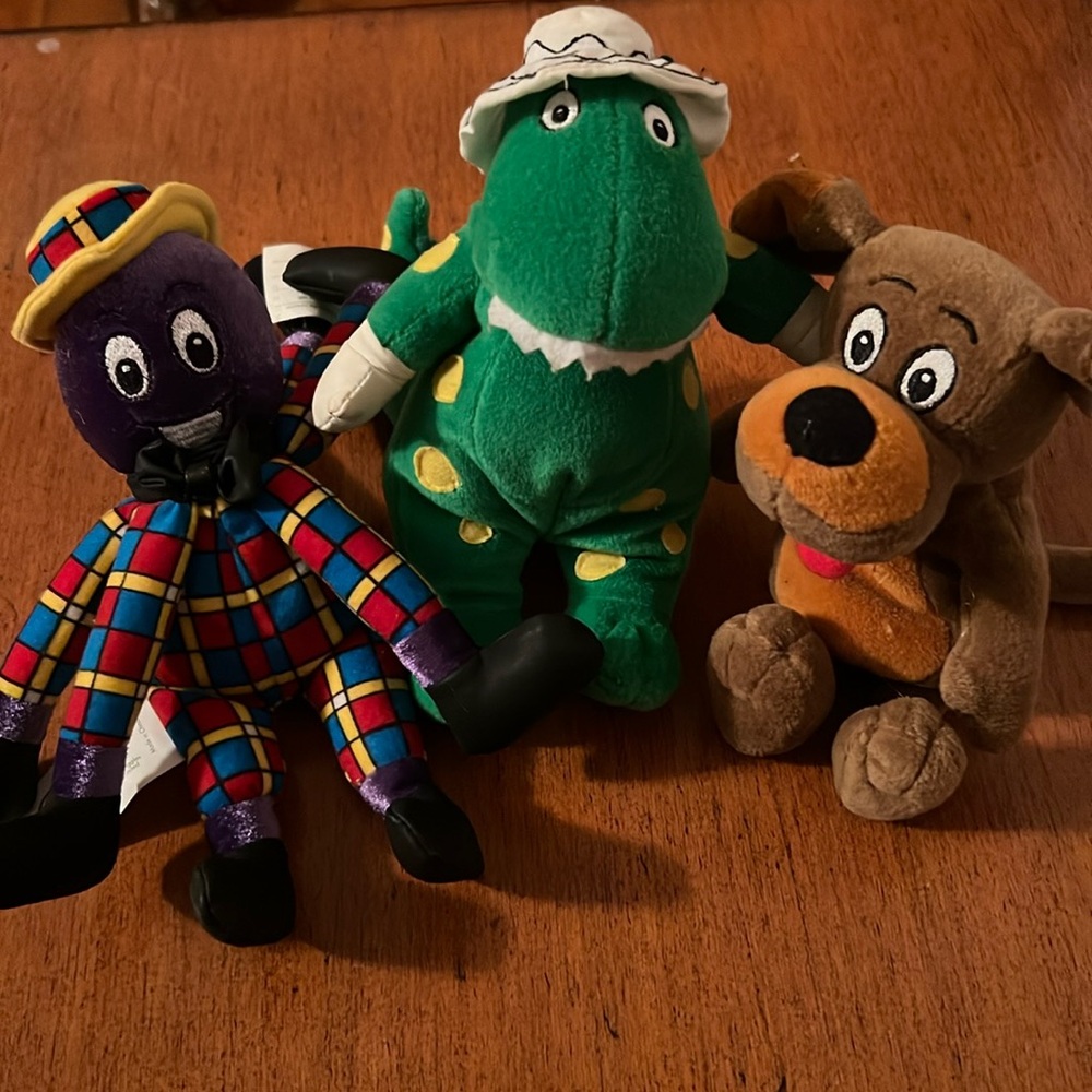 Colorful Wiggles  Stuffed Animal Trio Set